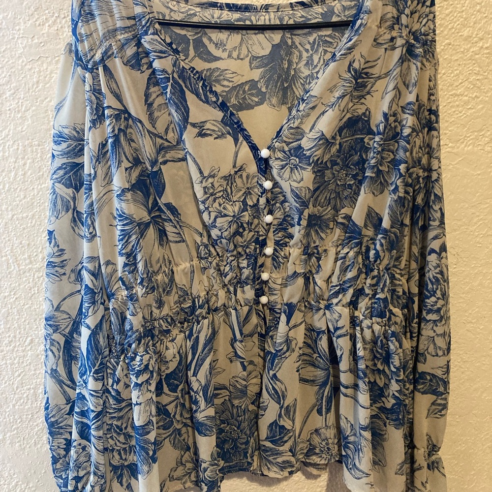 SHEIN Blue Floral Button-Up Blouse